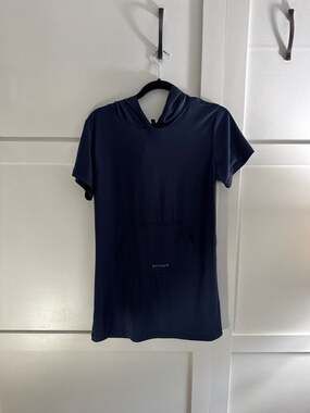 Spyder Women's Navy Blue Short Sleeve Hooded Athletic Tunic Pocket Top